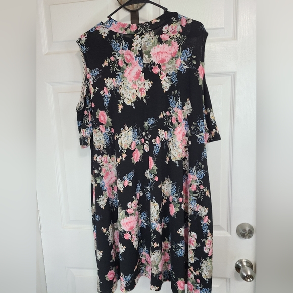 My Story Woman's Long Sleeve Dress, Size: Large Color: Black with Floral Print - Picture 10 of 14